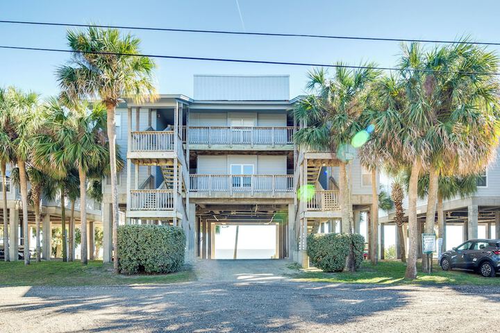 Cedar Key Condo w / Balcony & Gulf Views!