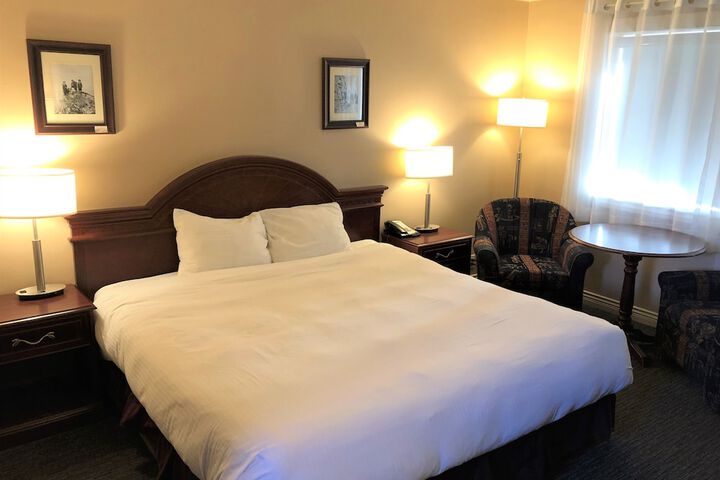 Room 33 of 52