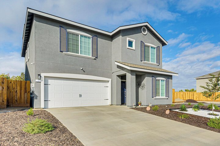 Chowchilla Home w / Private Patio!