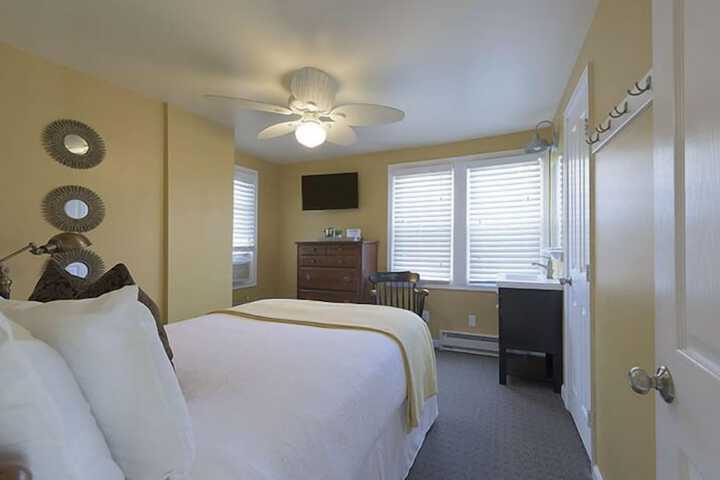 Room 58 of 77