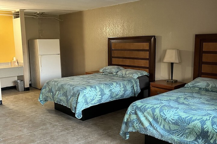 Room 10 of 34