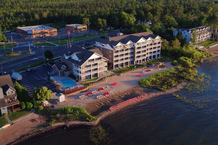 Cherry Tree Inn & Suites