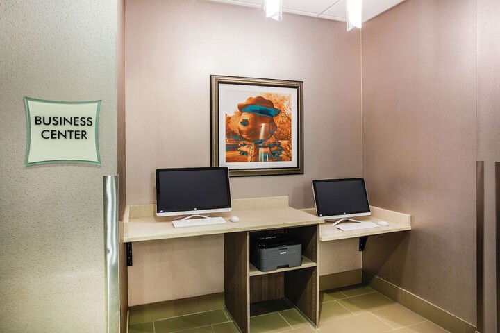 Business Center 31 of 32