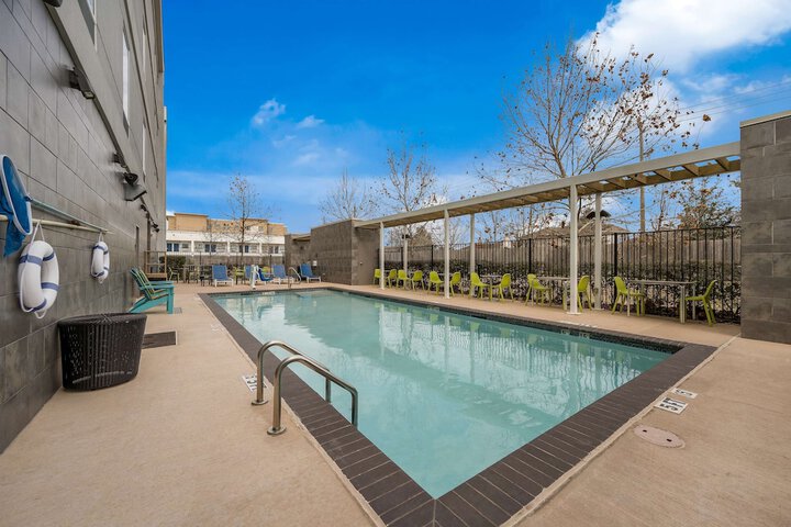 Pool 4 of 41