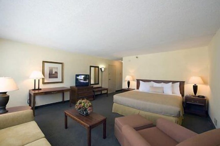 Room 22 of 36