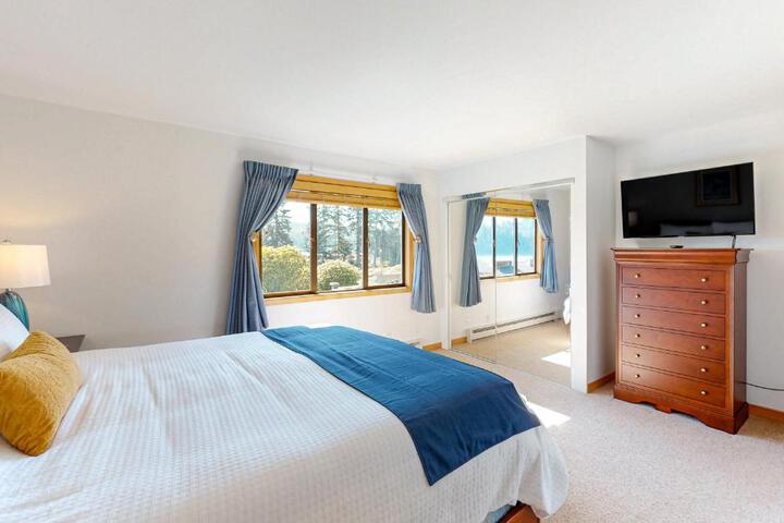 Ludlow Seaside Hale