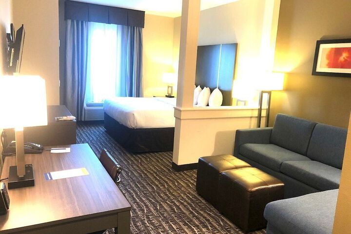 Room 33 of 49