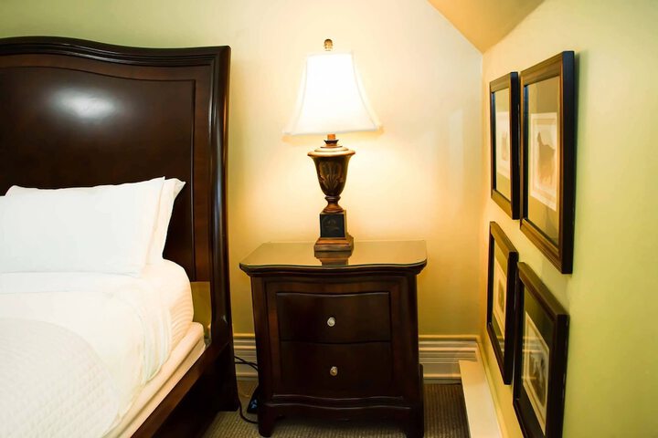 Room 13 of 61