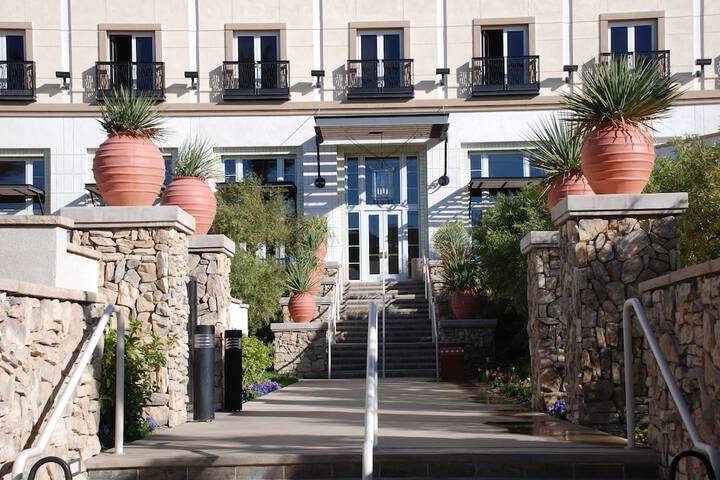 Hotel 4 of 43
