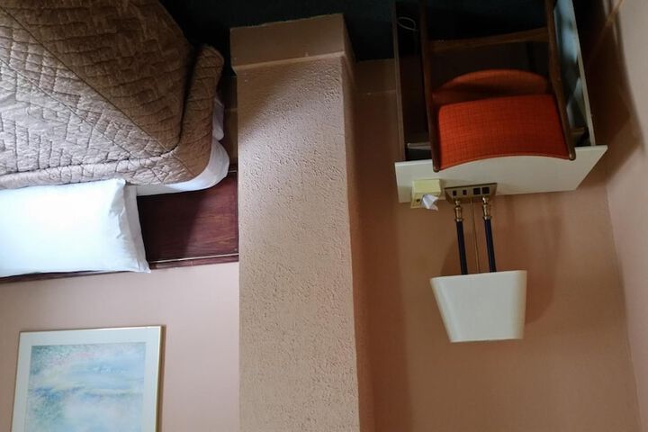 A Voyageurs Guest House