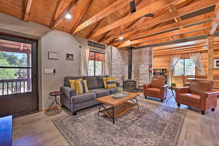 Cabin in Tonto National Forest: Deck & Views!