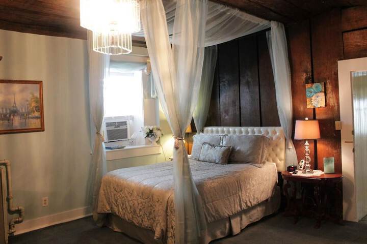 Room 44 of 67