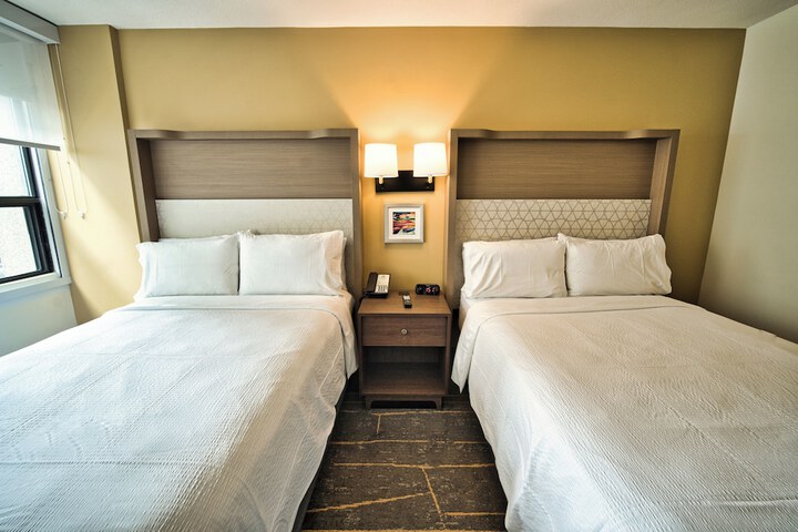 Holiday Inn Toronto Downtown Centre by IHG