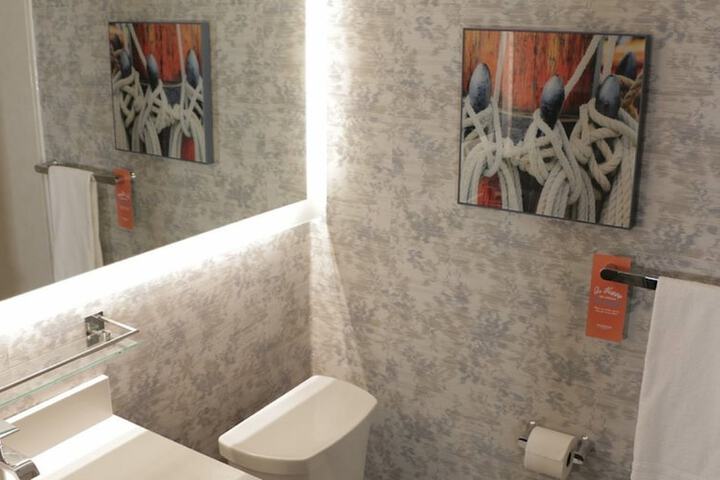 Howard Johnson by Wyndham Middletown Newport Area