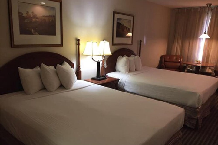 Room 10 of 34