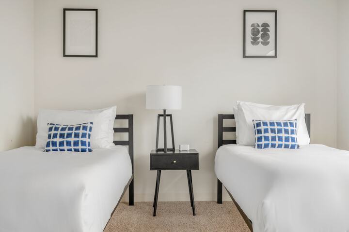 Room 85 of 107