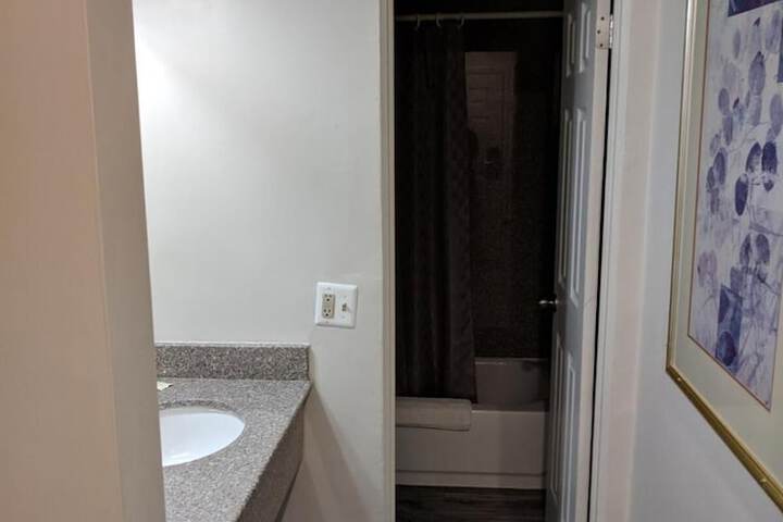 Room 16 of 36