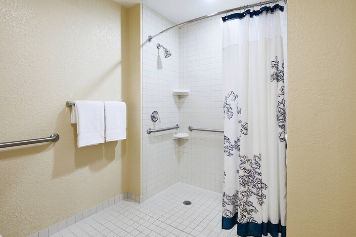 Room 12 of 23