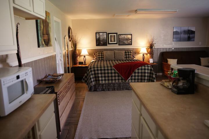 Room 27 of 48