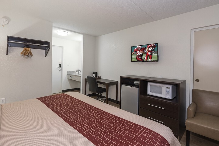Room 32 of 33