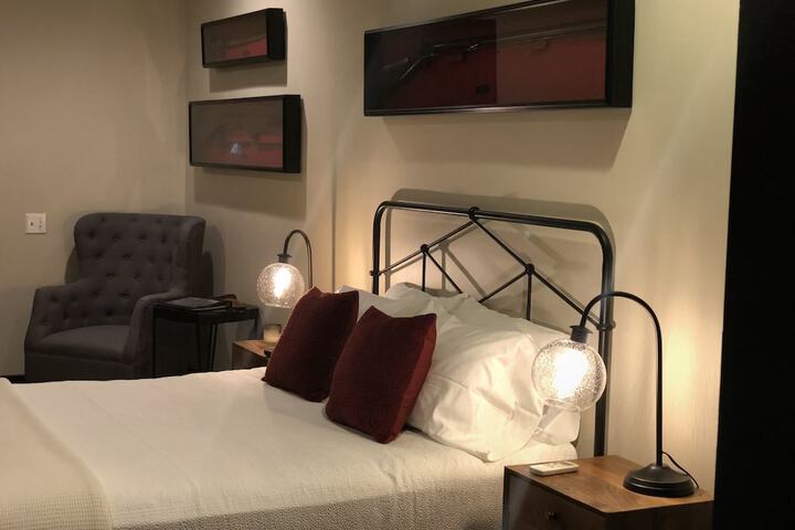 Room 33 of 74