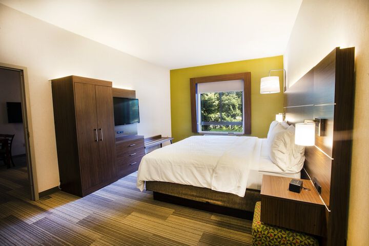 Room 25 of 47