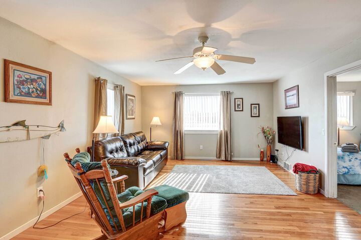 Pierre Vacation Rental w / Grill & Fenced Yard