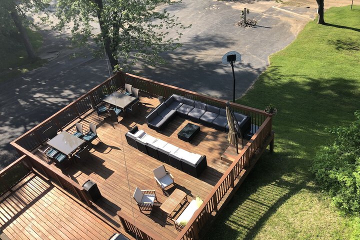 Sundeck 317 of 374