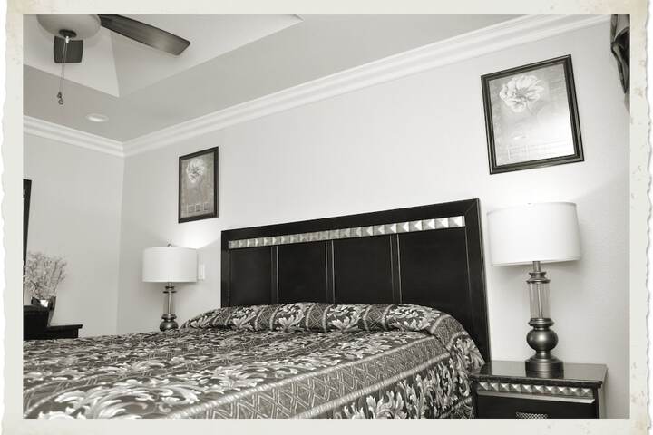 Room 27 of 32