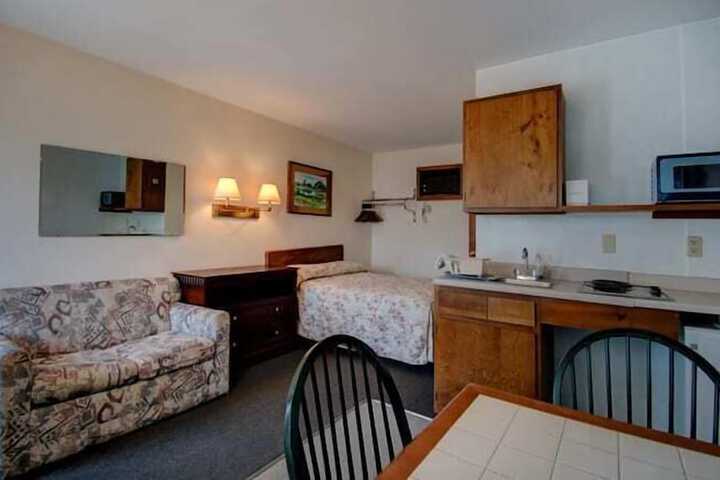 Room 10 of 30