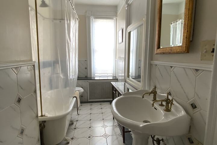Room 15 of 26