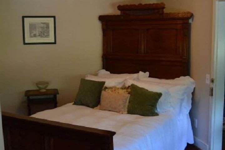 Room 14 of 33