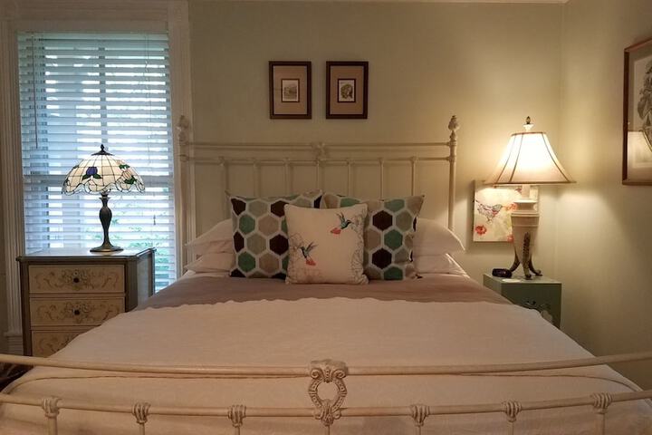 Room 27 of 75