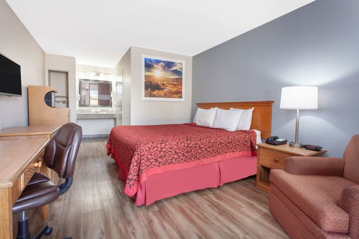 Room 6 of 20