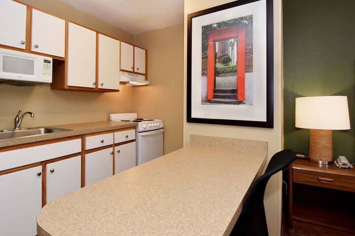 Extended Stay America Select Suites St. Louis Earth City