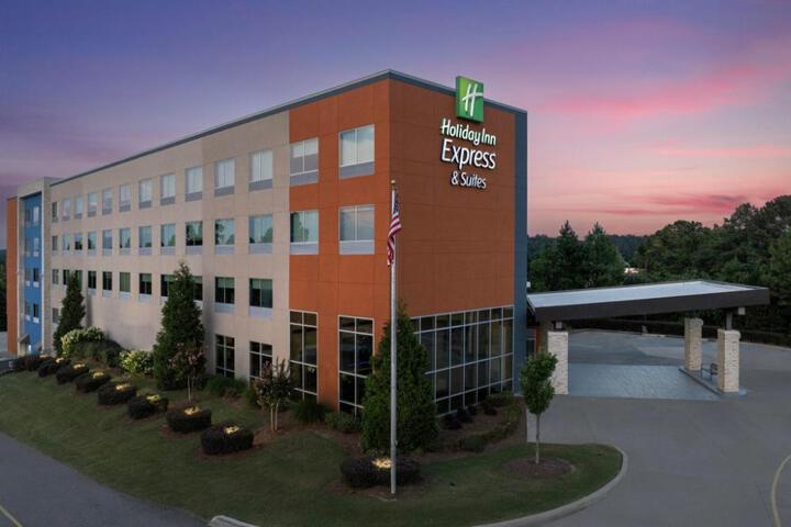 Holiday Inn Express & Suites Birmingham North - Fultondale by IHG