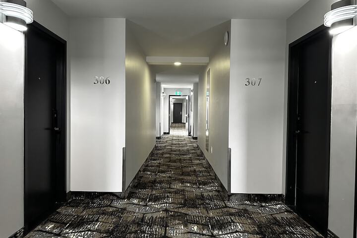 Ballroom/Hall 35 of 39