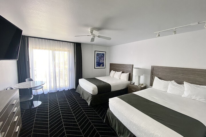 Room 33 of 72