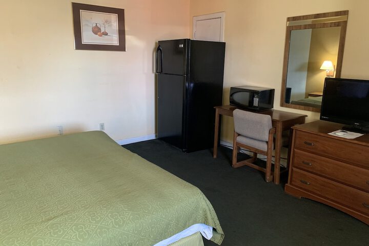 Room 12 of 33