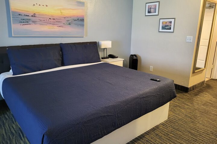 Room 37 of 64