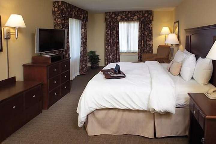 Room 13 of 42