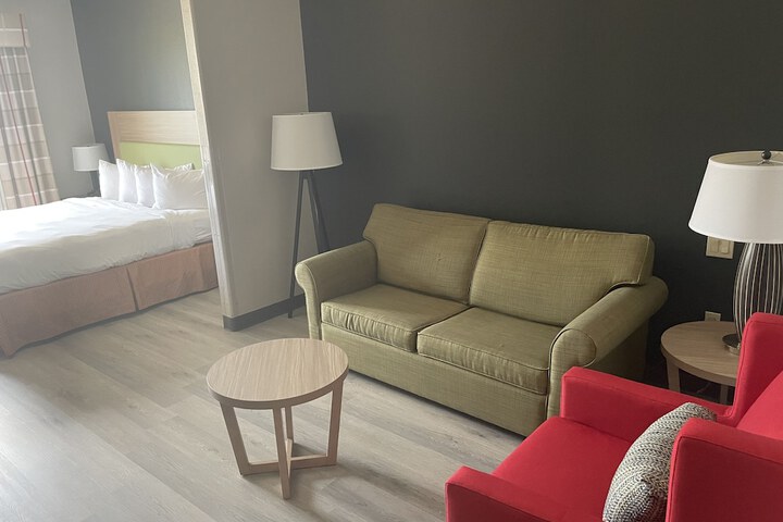 Room 9 of 47