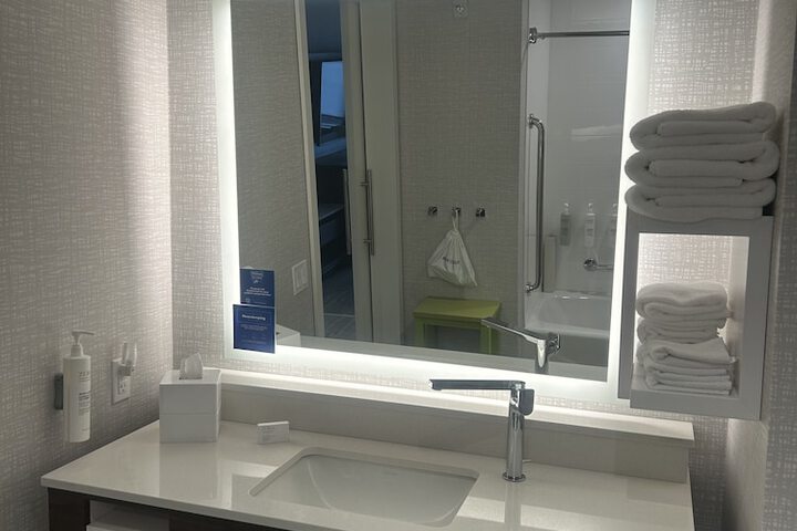 Hampton Inn by Hilton Kingston