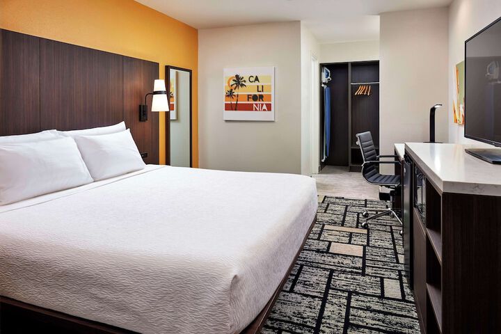 Best Western Plus Meridian Inn & Suites Anaheim-Orange