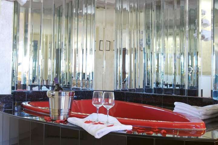 Room 12 of 40