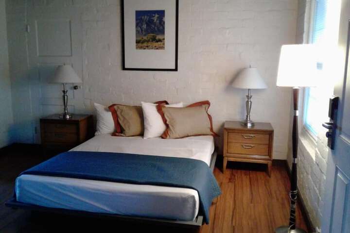 Room 52 of 66