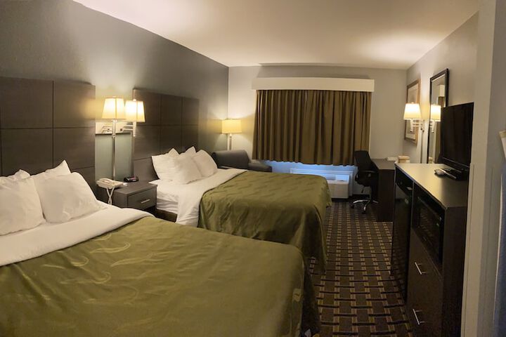 Room 13 of 35