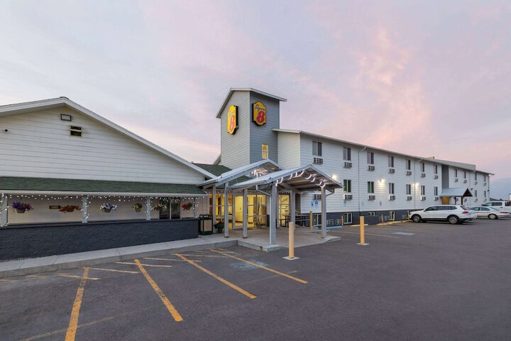 Super 8 by Wyndham Belgrade / Bozeman Airport