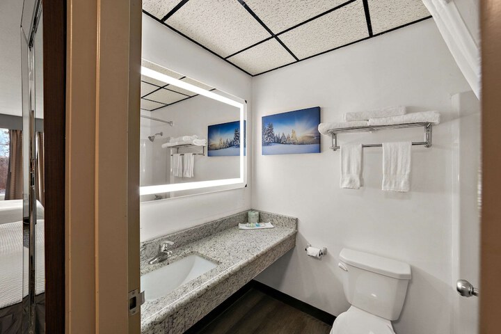 Room 34 of 68