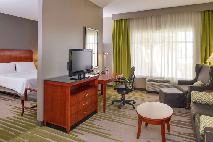 Room 13 of 37